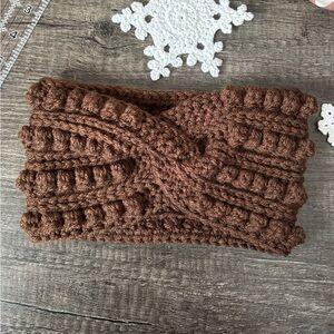 NWOT Chunky Brown Handmade Crochet Headband